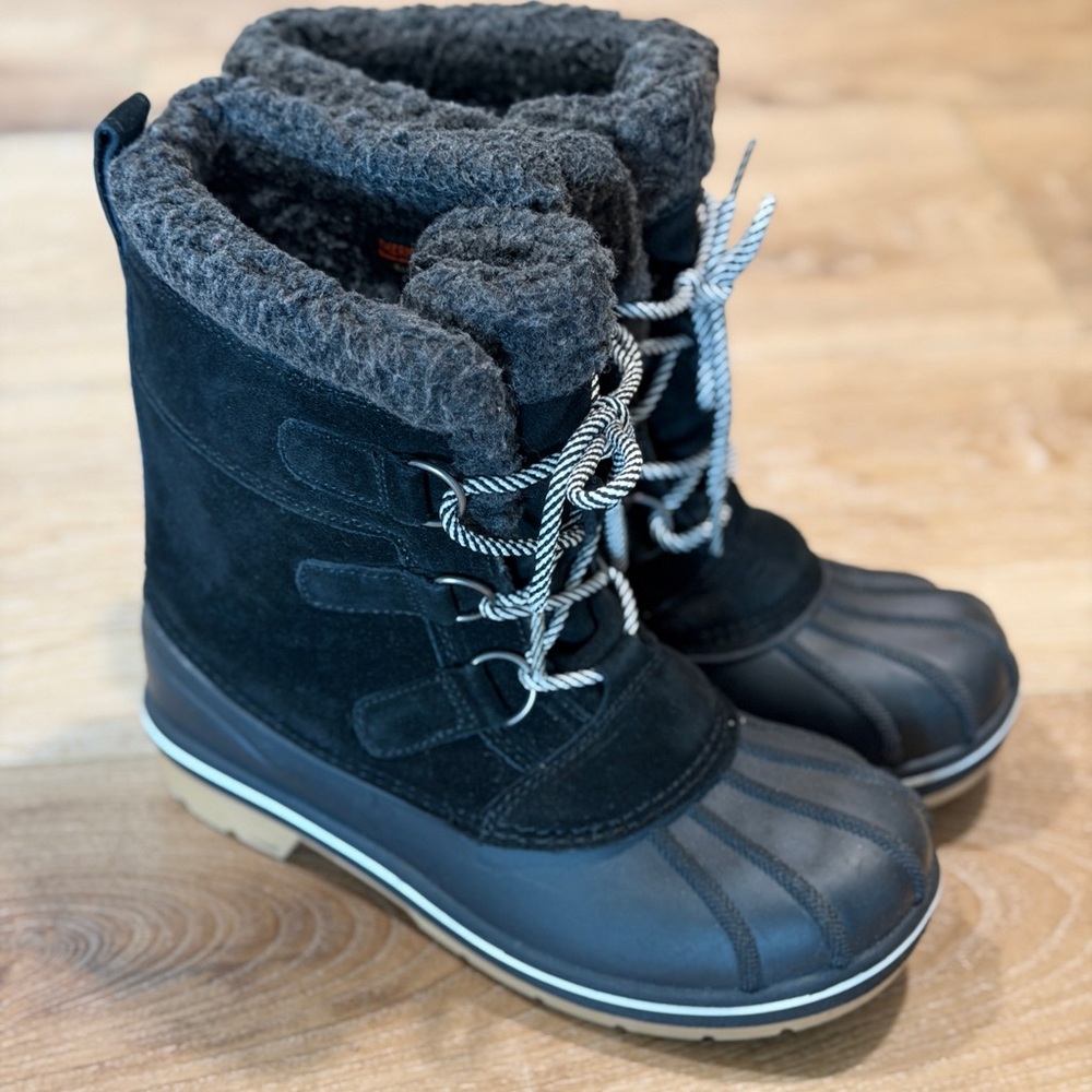 Cat & Jack Winter snow boots youth size 4